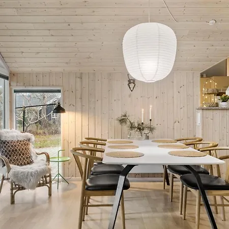 Casa de Férias 4 Bedroom Stunning In Vaeggerlose Bøtø By
