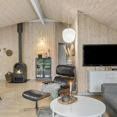 Stunning In Vaeggerlose With Sauna Nyaraló Bøtø By